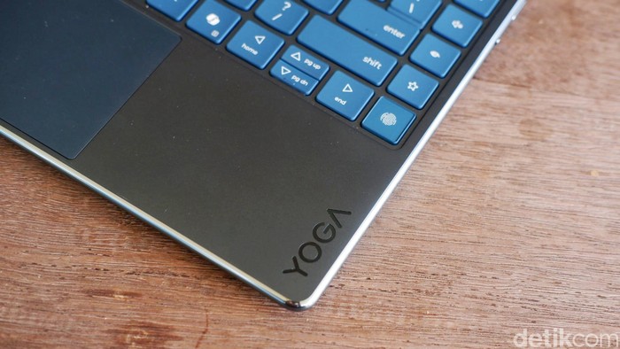 Unboxing Lenovo Yoga Slim 9i, Desain Mewah Kamera Unik